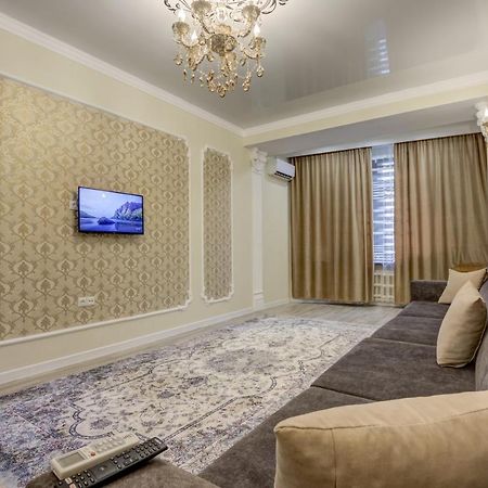 2-Ком Квартира Lägenhet Bishkek Exteriör bild