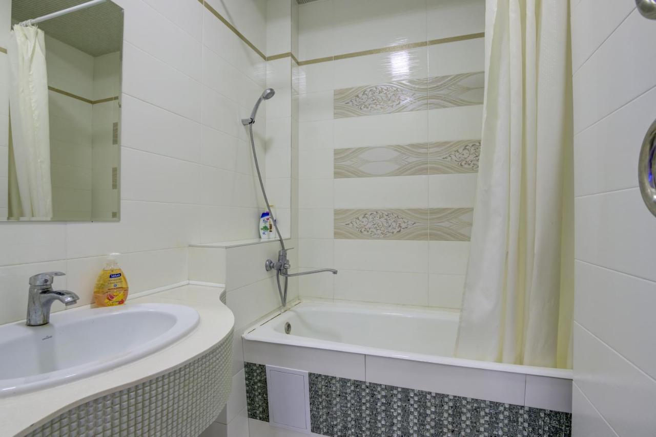 2-Ком Квартира Lägenhet Bishkek Exteriör bild